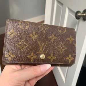 1995 authentic Louis Vuitton Tresor wallet